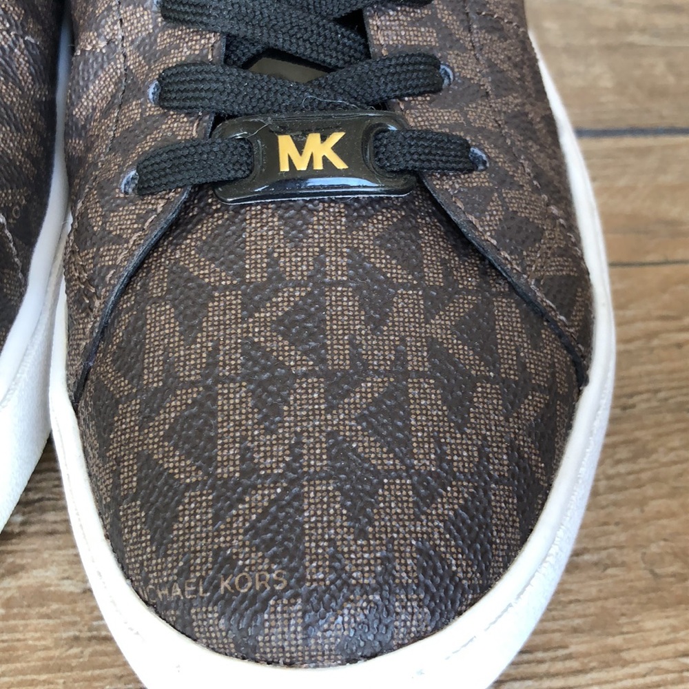 Michael Kors Catelyn Lace Up Sneaker - Picture 7 of 16